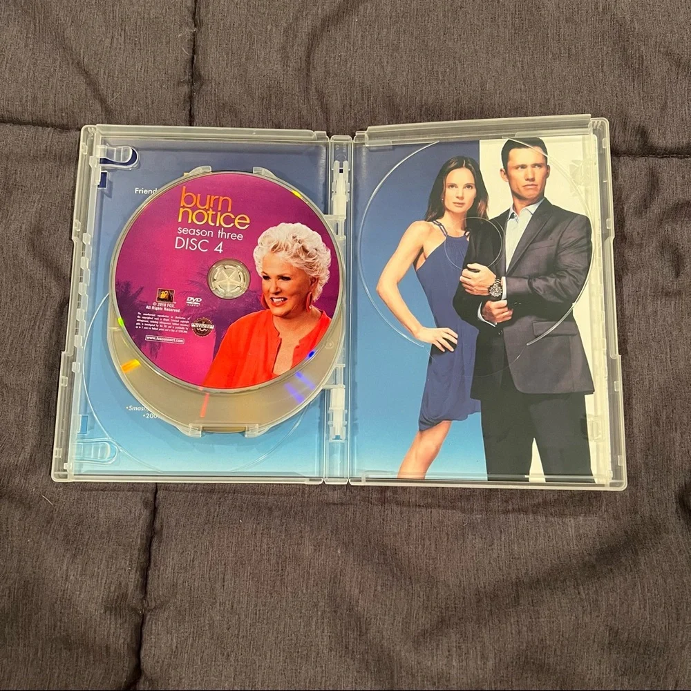 Burn Notice Seasons 1-3 on DVD Spy Action Drama USS Network Jeffrey Donovan - Picture 16 of 16